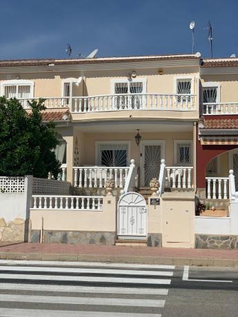 Chalet adosado photo 1