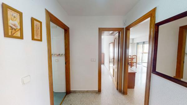 Продажа квартиры на Calle Hermanos Machado, Аликанте / Алакант
 photo 2