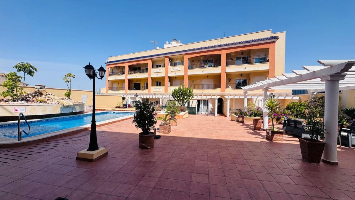 Sprzedaż mieszkania w Avenida de María del Mar Rodríguez, Algorfa
photo 1