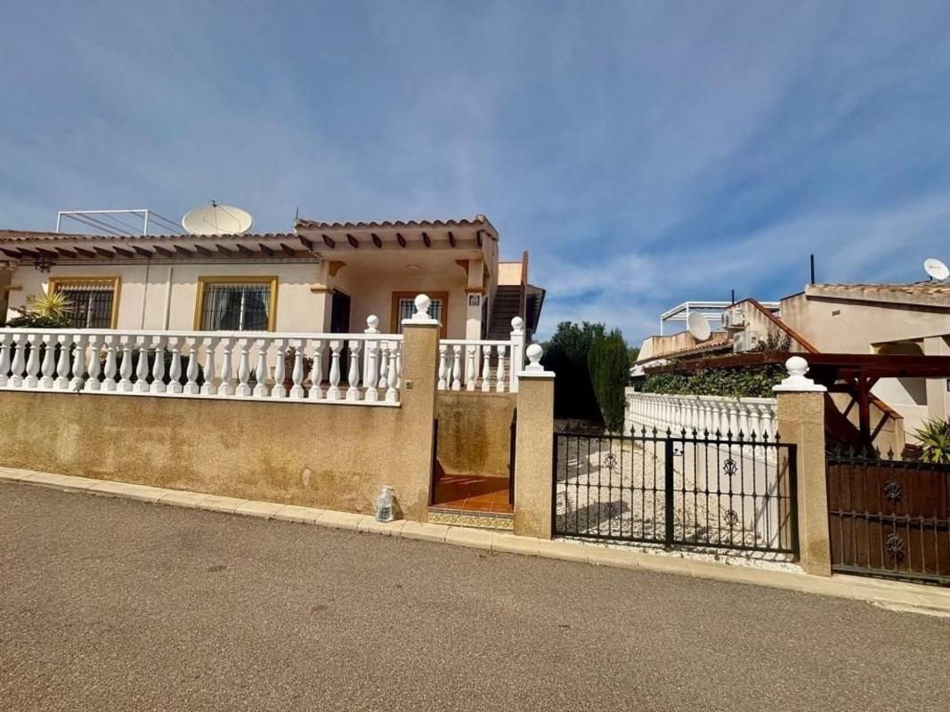 Venta de chalet independiente en Barrio Las Filipinas, Orihuela
photo 2