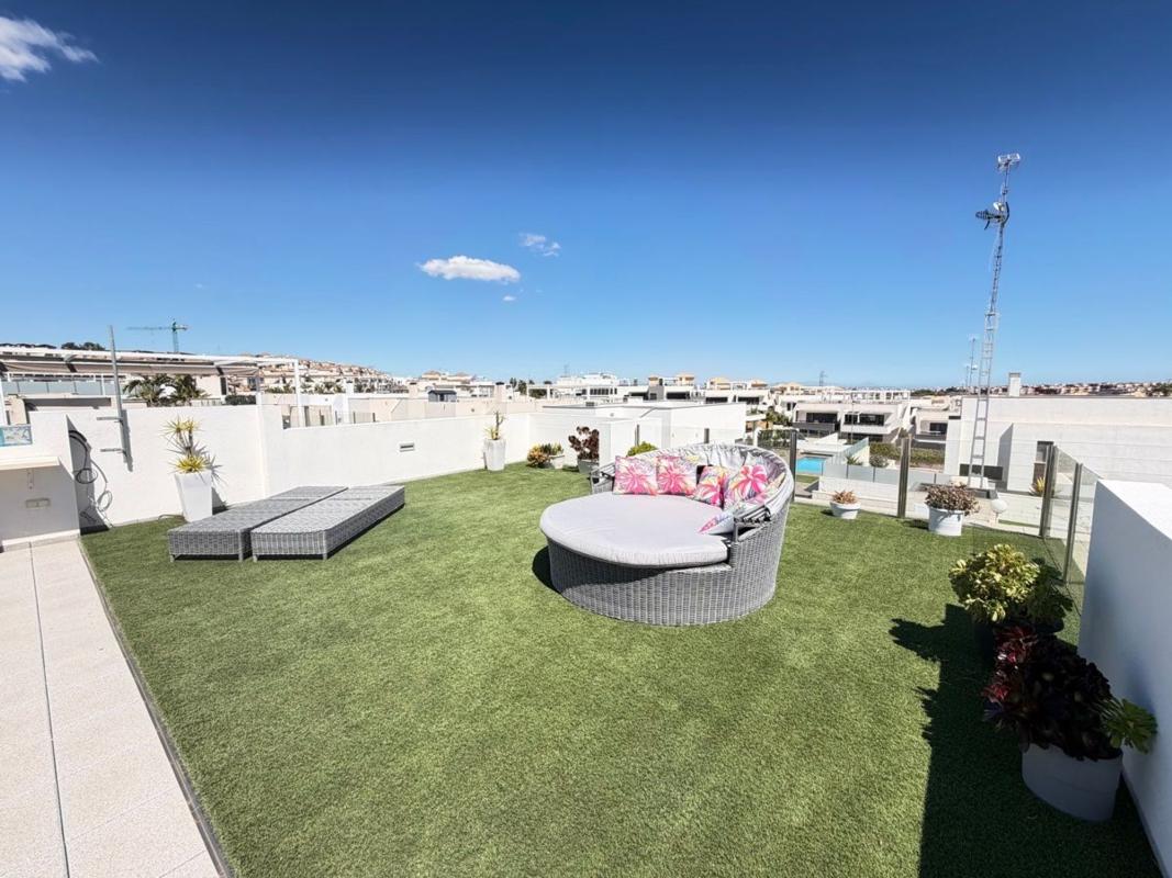 Venta de chalet independiente en Barrio Villamartín, Orihuela
photo 3