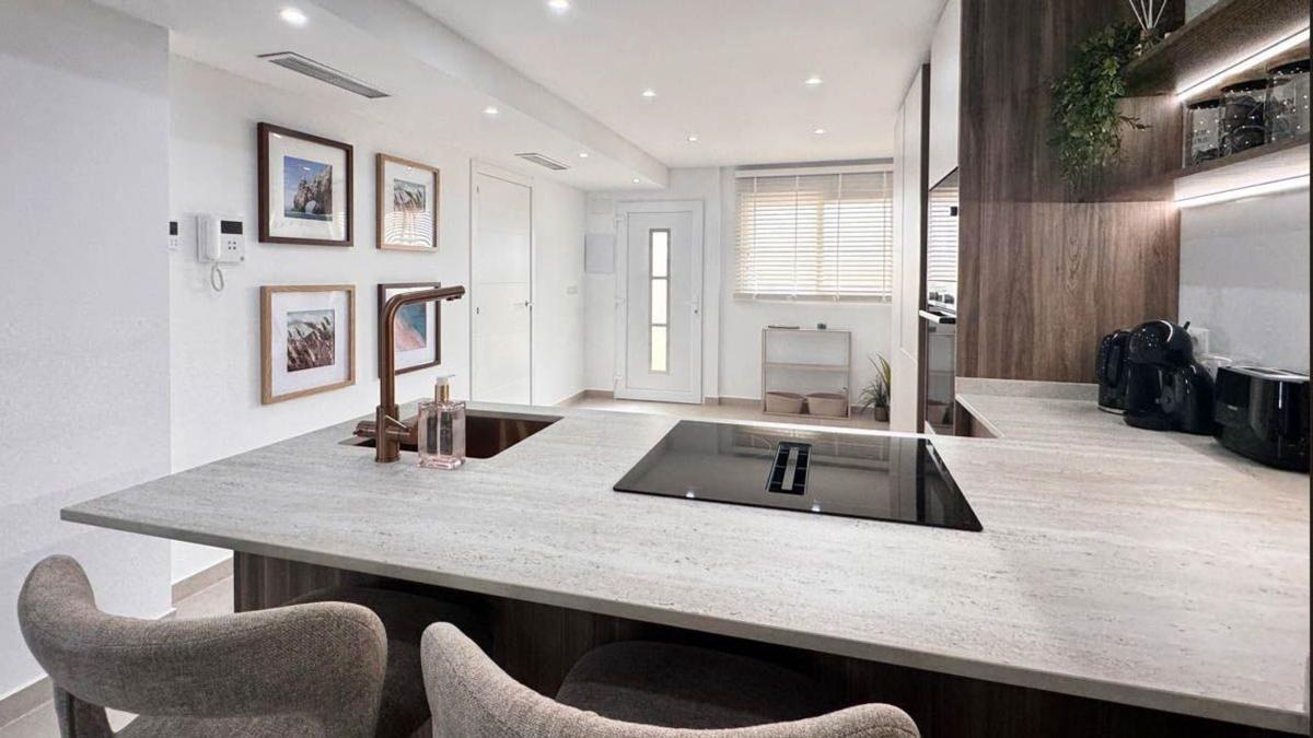 Продажа квартиры на Barrio El Acequión, Торревьеха
photo 1