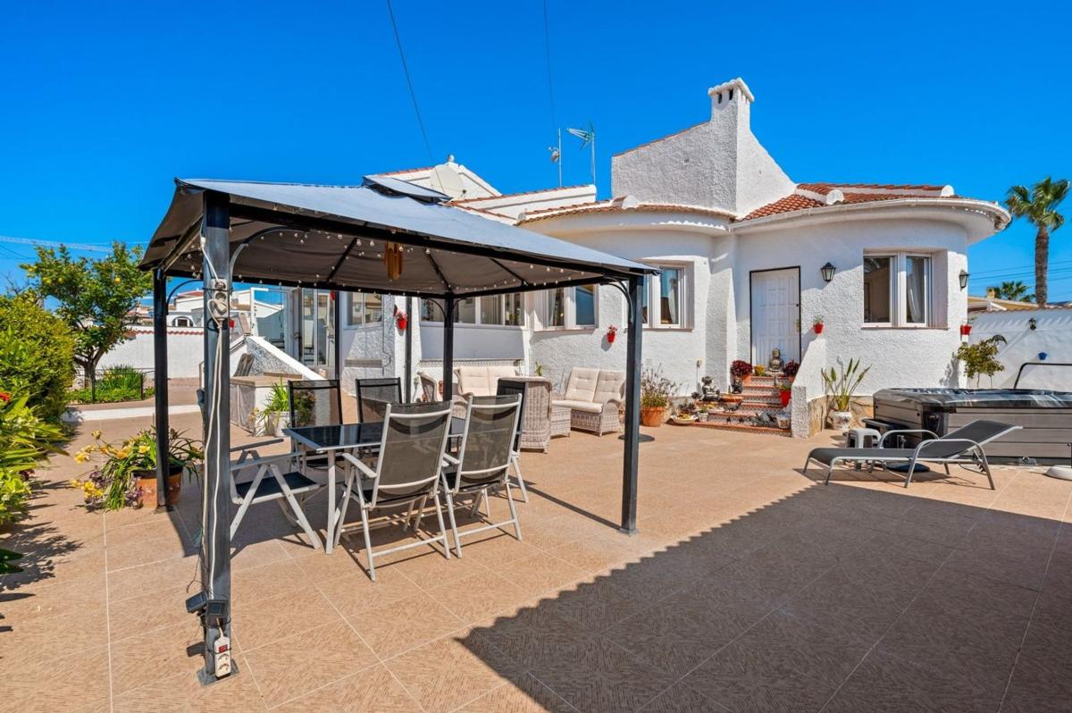 Venta de chalet independiente en Calle Dalí, 59, Rojales
photo 1