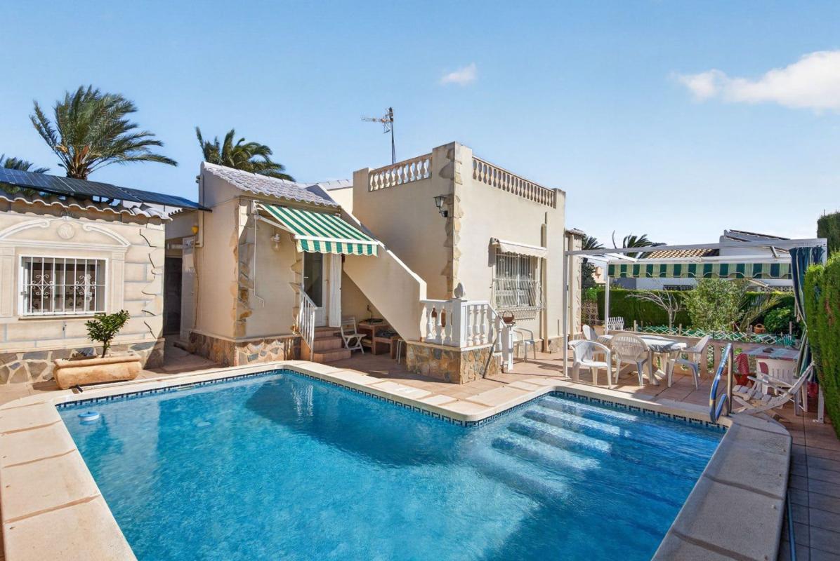 Venta de chalet independiente en Barrio La Florida, Orihuela
photo 1