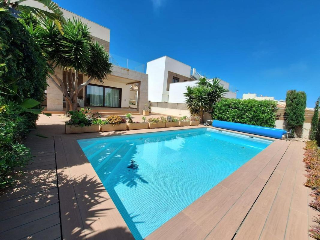 Venta de chalet independiente en Calle Argonautas, Torrevieja
 photo 3