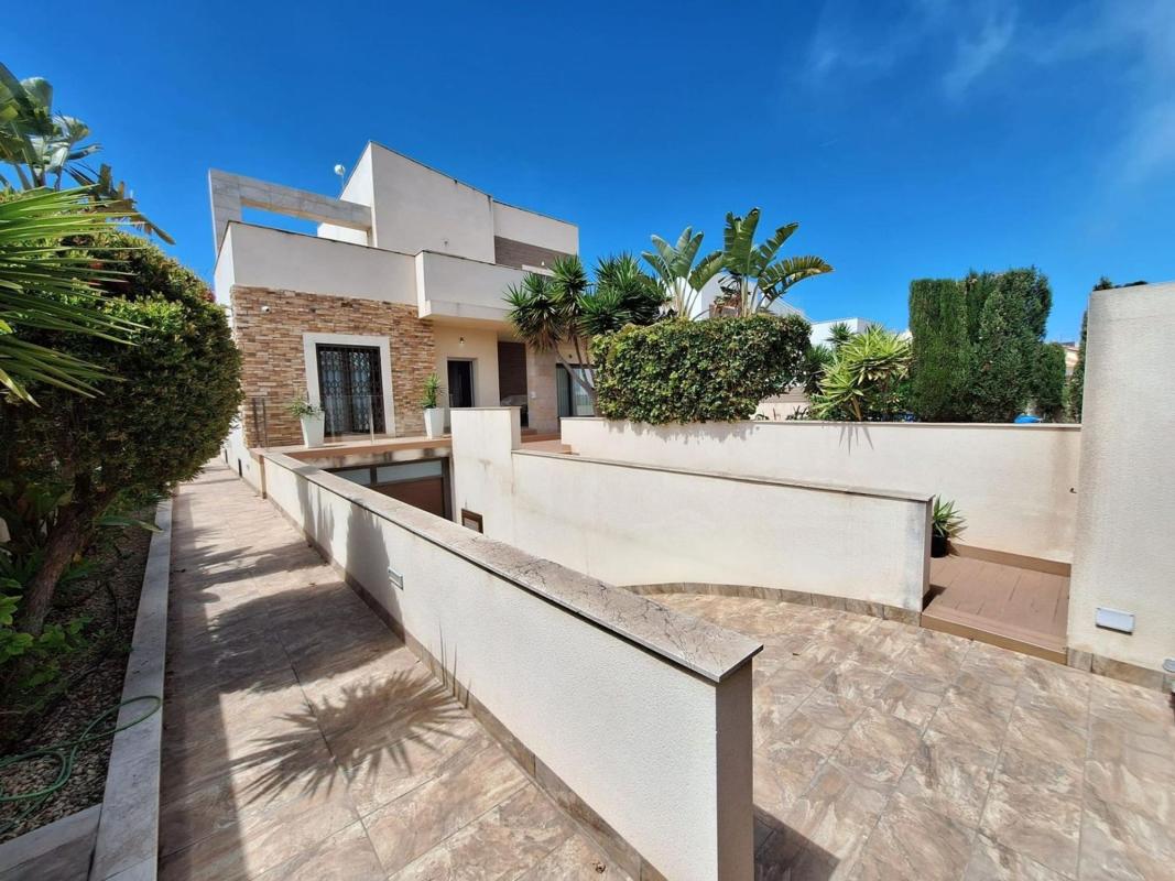 Venta de chalet independiente en Calle Argonautas, Torrevieja
 photo 4