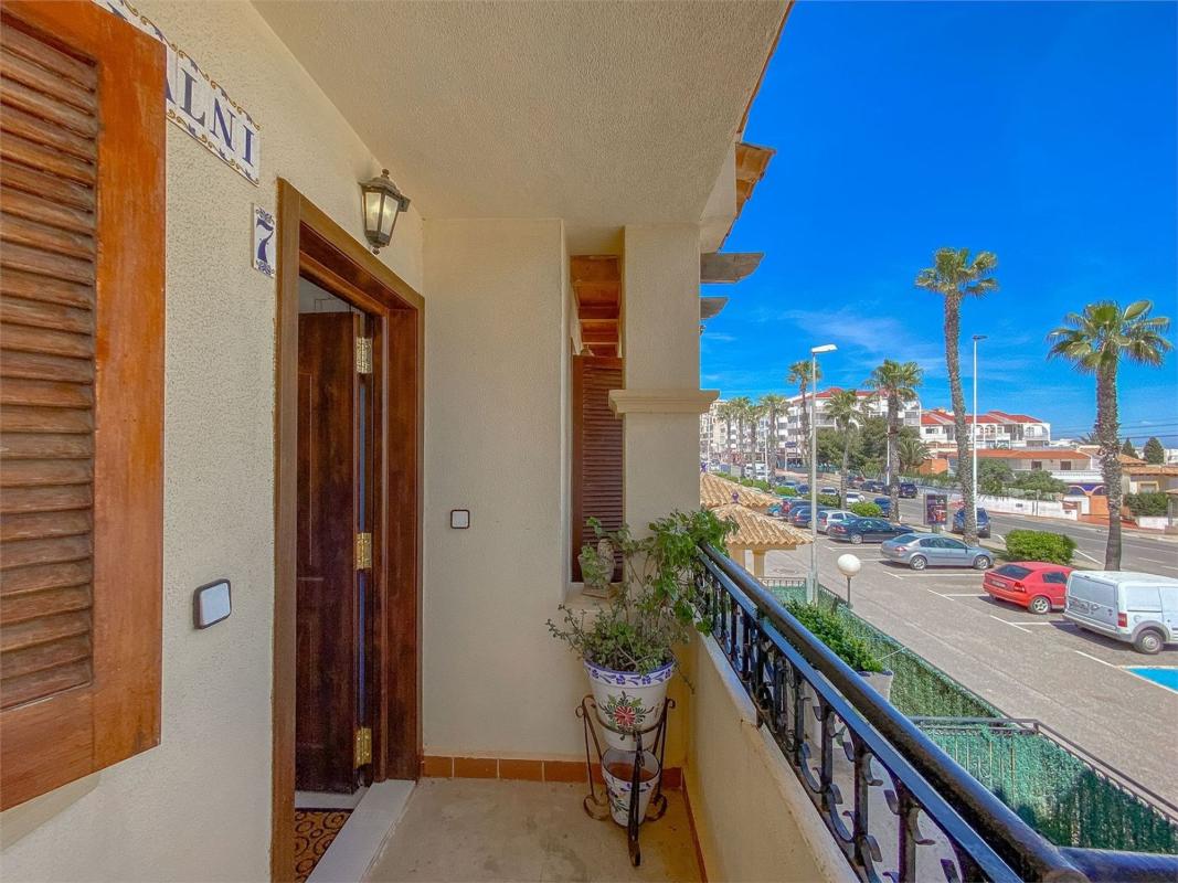 Venta de piso en Calle Zeus, Torrevieja
photo 2