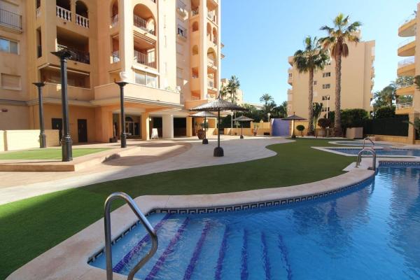 Sale of flat in Avenida Roentgen, 3, Torrevieja
 photo 1