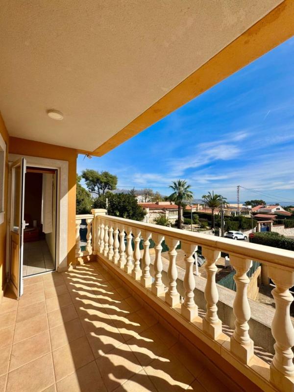 Properties for sale and rent in Spain photo 3