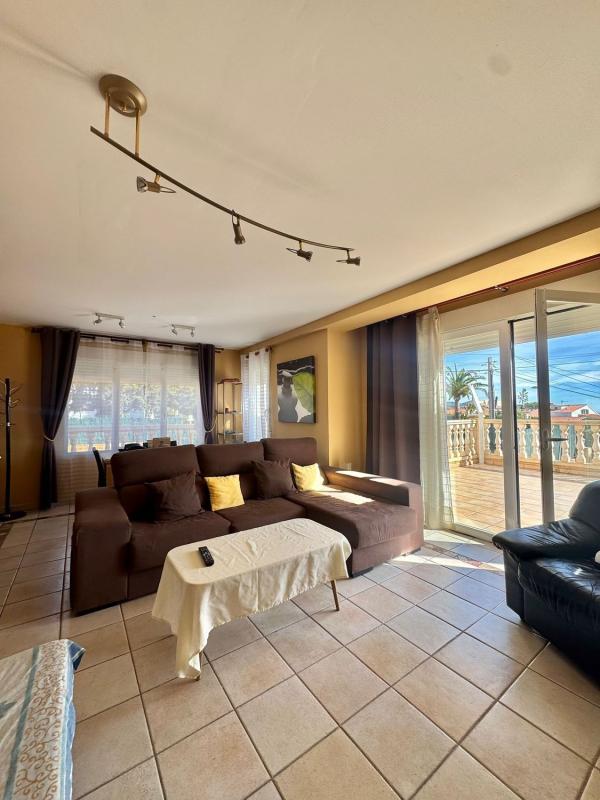 Properties for sale and rent in Spain photo 4