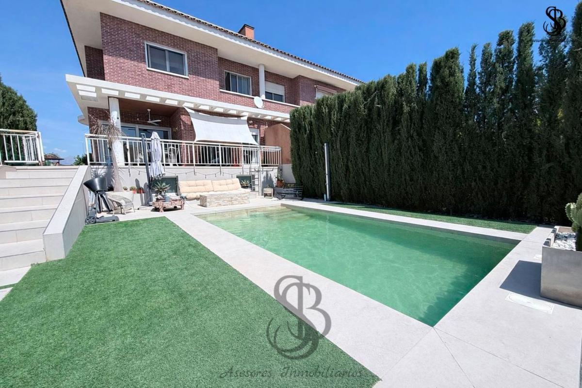 Properties for sale and rent in Spain photo 1