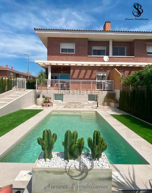 Properties for sale and rent in Spain photo 2