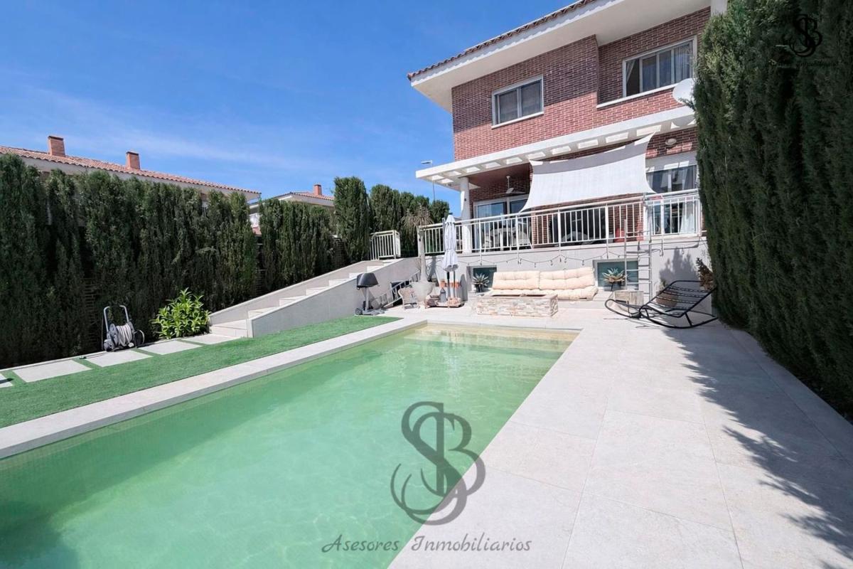 Properties for sale and rent in Spain photo 3