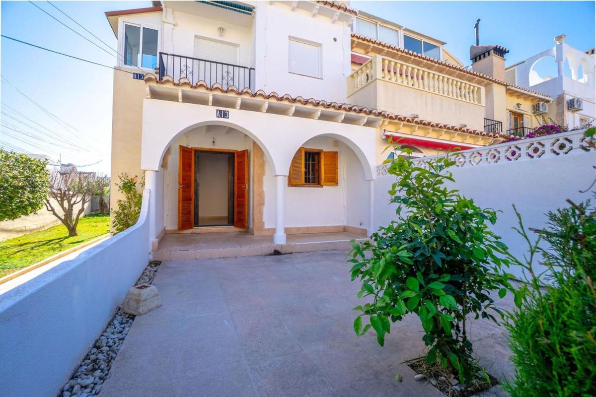 Venta de piso en Barrio La Siesta - El Salado - Torreta, Torrevieja
photo 1
