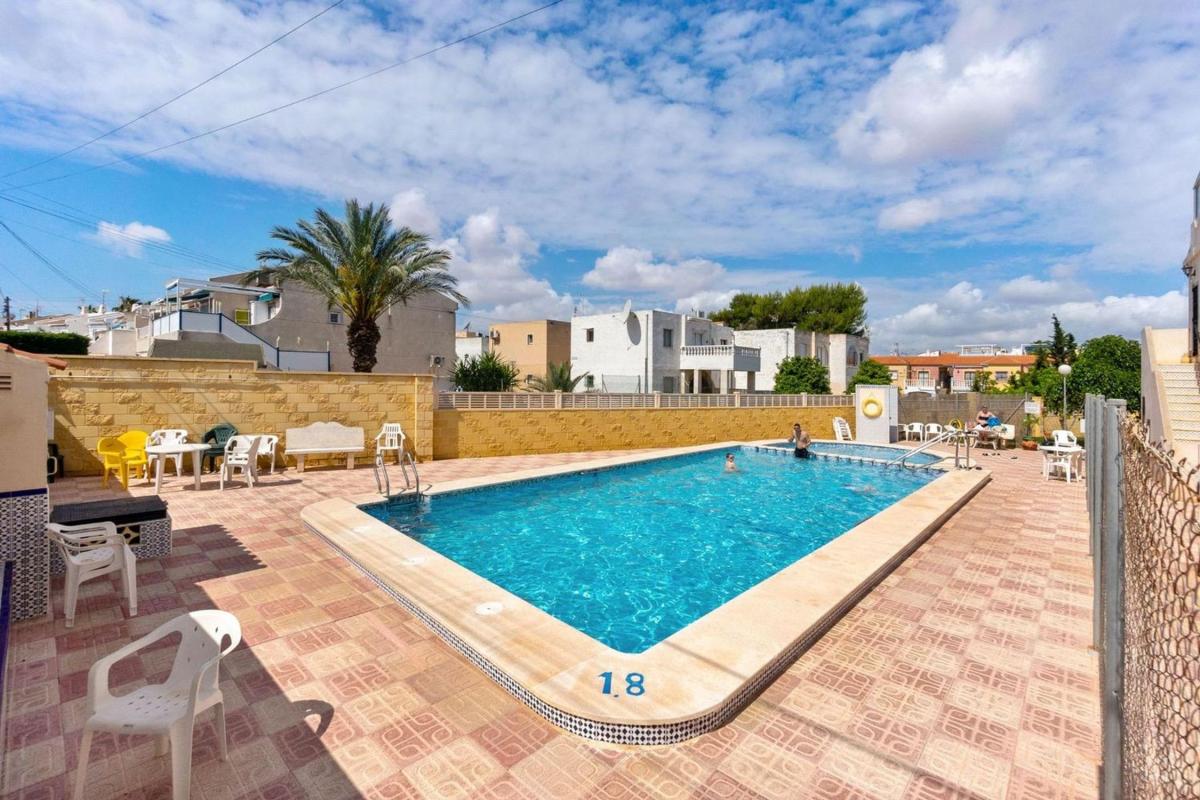 Venta de piso en Barrio La Siesta - El Salado - Torreta, Torrevieja
photo 2