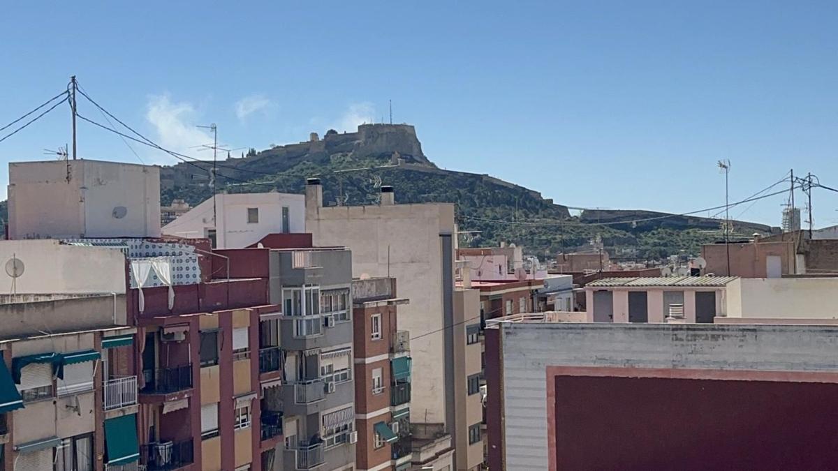 Venta de ático en Calle Hermanos Soto Chápuli, Alicante / Alacant photo 2