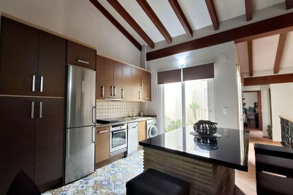 Chalet independiente en venta en Centro Urbano, Denia
photo 1