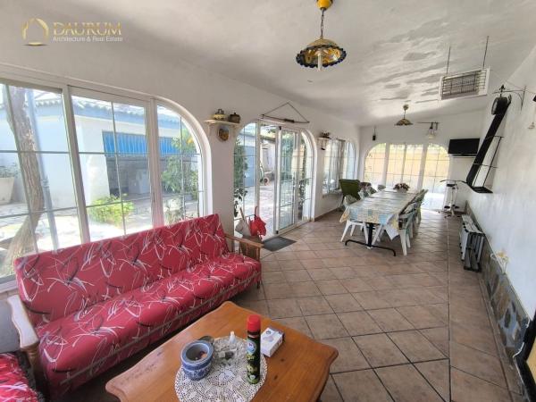 Independent chalet for sale in Calle Riu Segura, Busot
photo 1