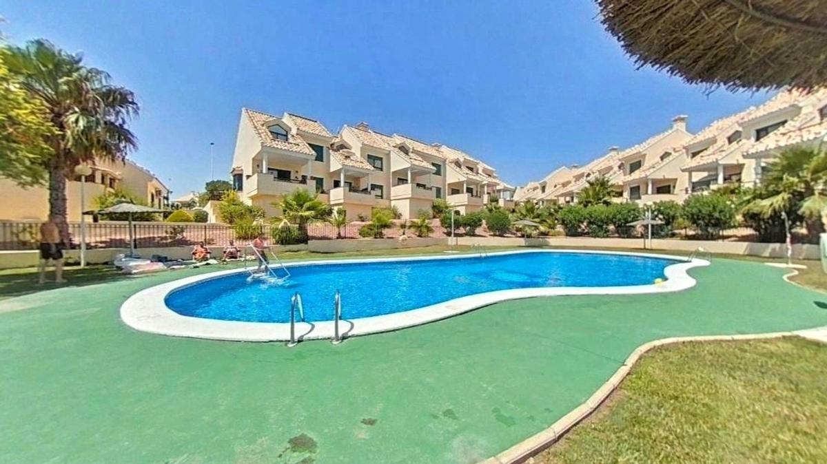 Venta de piso en Barrio Lomas de Campoamor, Orihuela
photo 1