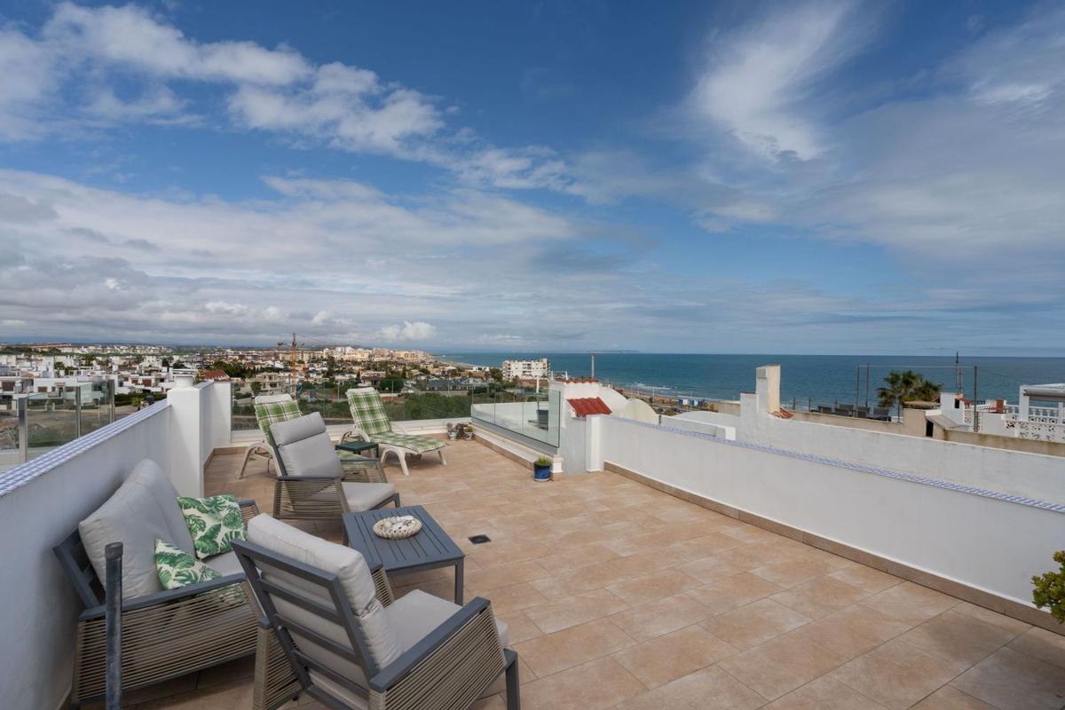 Venta de chalet adosado en Calle Soria , Torrevieja photo 1