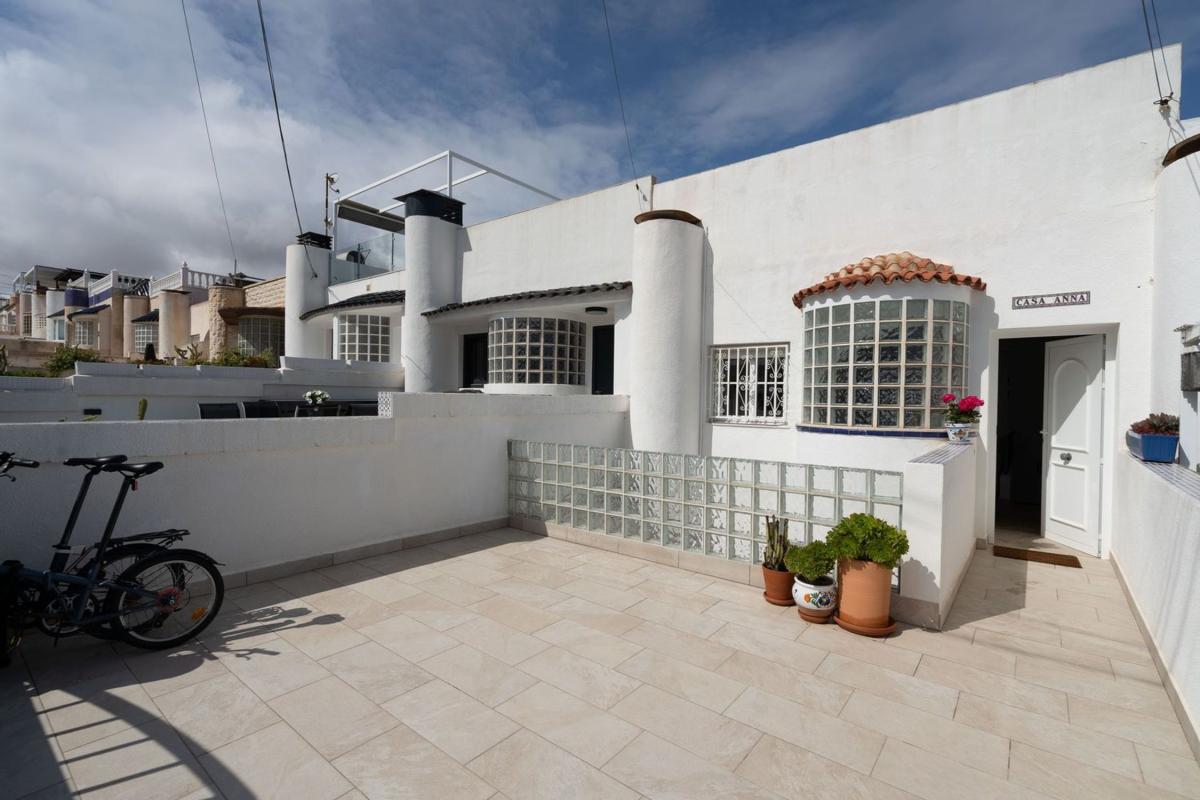 Venta de chalet adosado en Calle Soria , Torrevieja photo 3