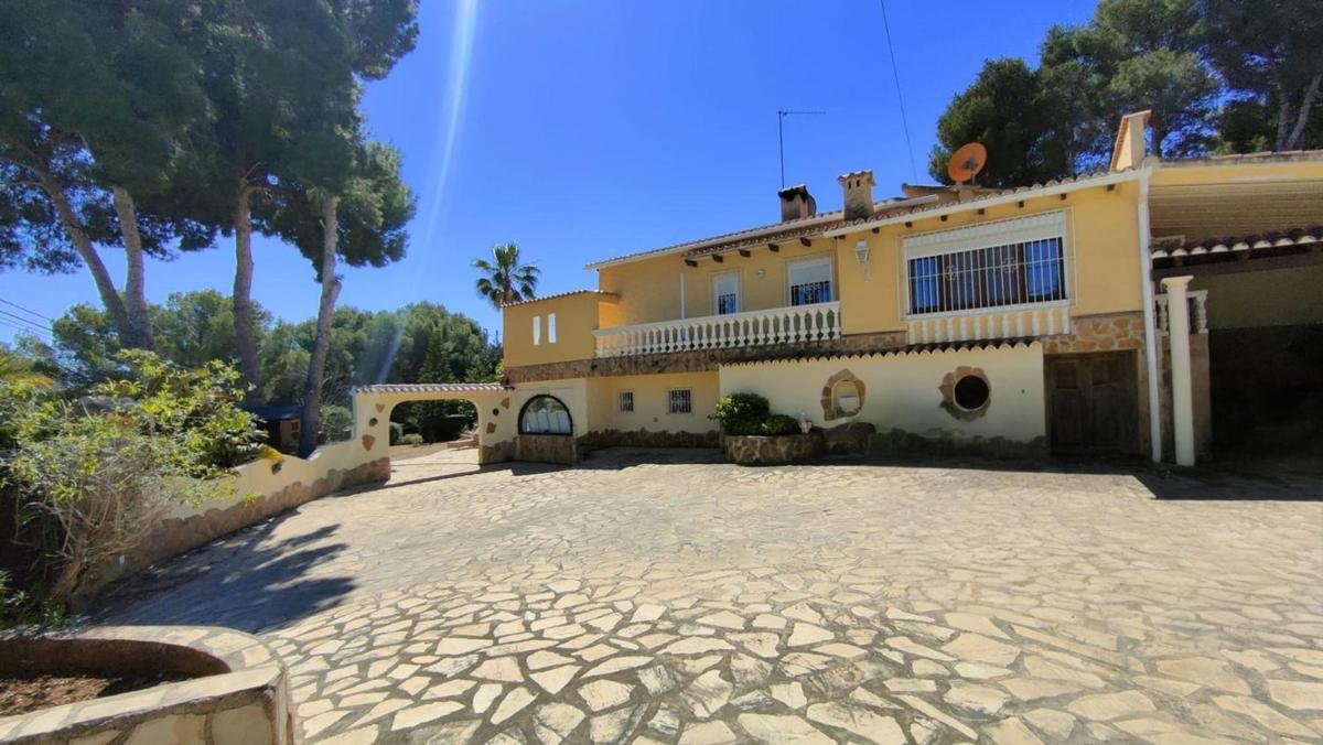 Продажа отдельного шале в Calle Río Segre, Морайра photo 3
