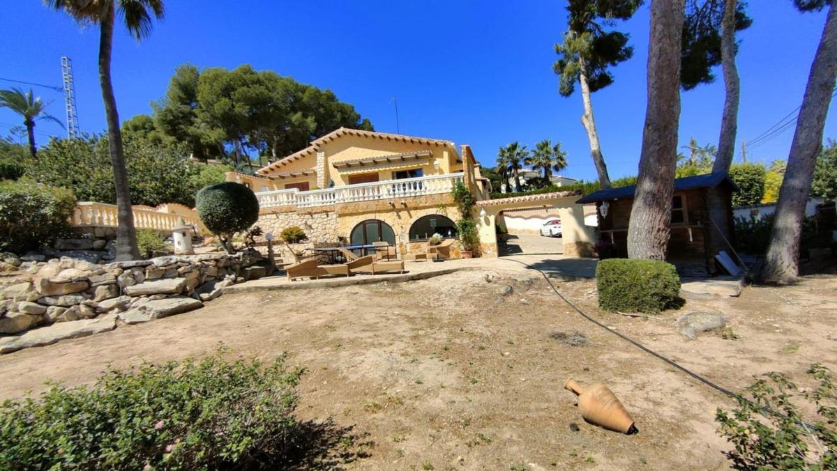 Продажа отдельного шале в Calle Río Segre, Морайра photo 4