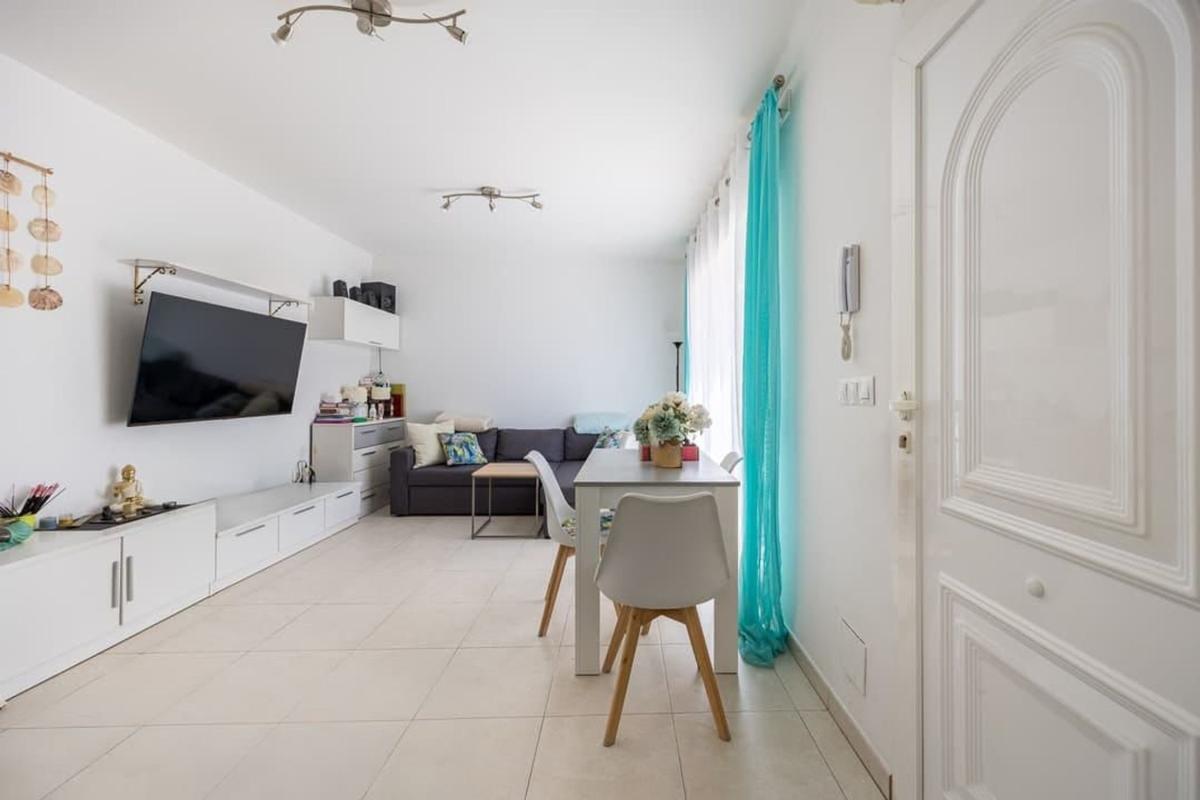 Sale of apartment in Avenida de Roma, 9, Benidorm
 photo 2