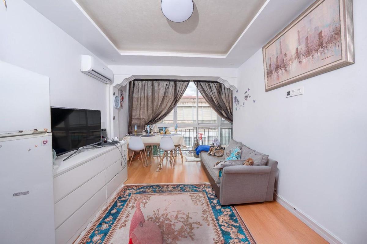 Venta de piso en Calle Béjar, Alicante / Alacant
photo 1