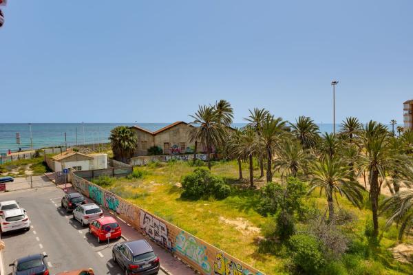 Sprzedaż mieszkania w Calle Capitán García Gea, Torrevieja
thumbnail 2