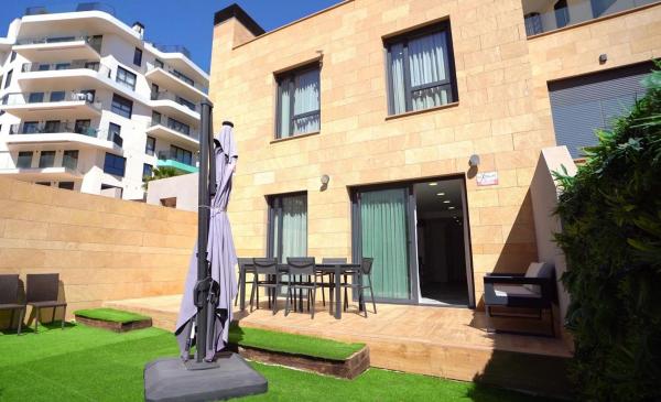Chalet adosado photo 1