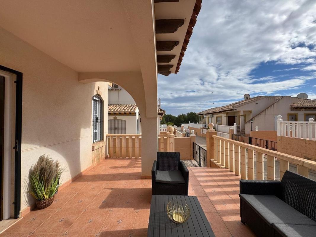 Venta de chalet adosado en  Calle Cabo Formentor, 6 , Orihuela photo 4