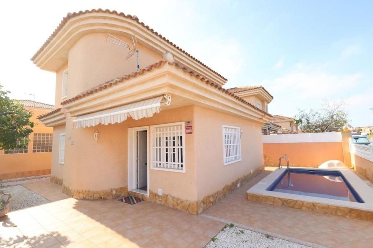 Venta de chalet independiente en Calle Abreu, Torrevieja
 photo 3