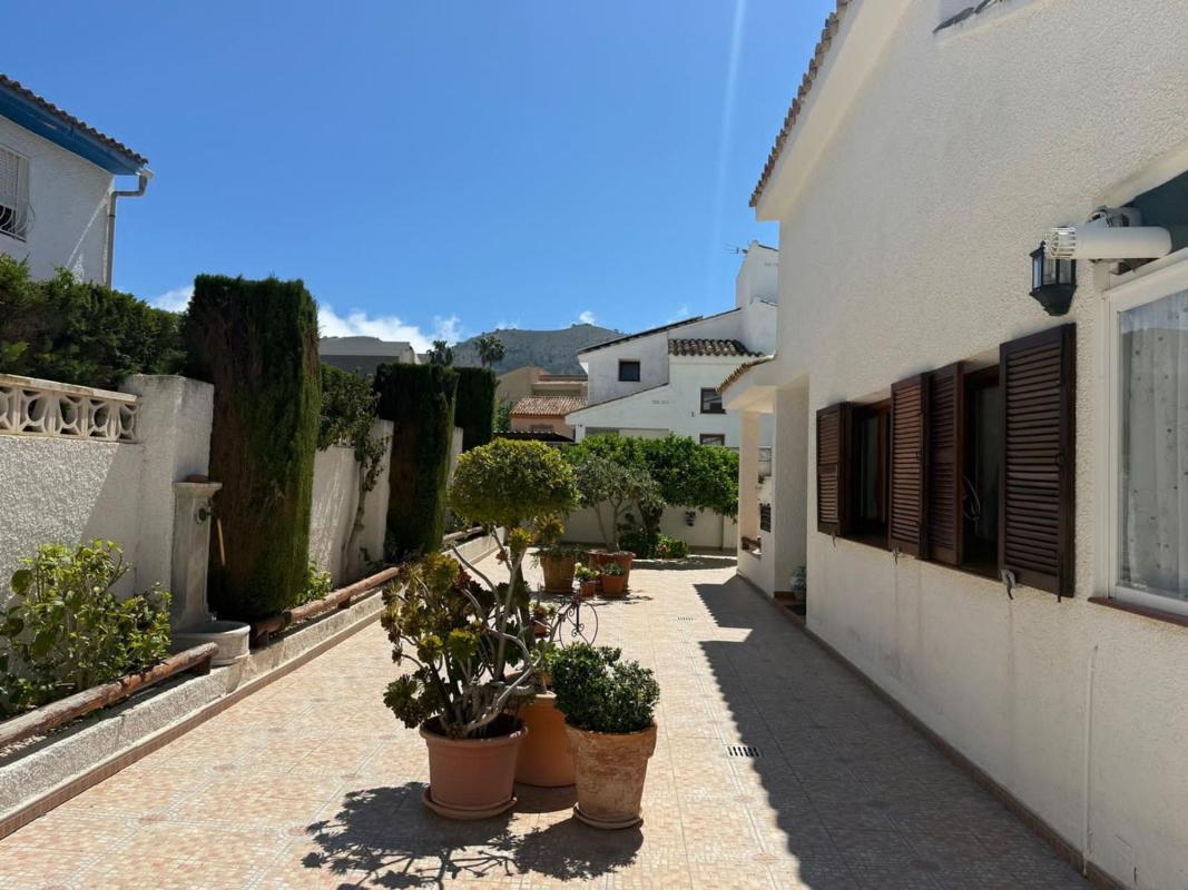 Venta de chalet independiente en Avenida Doctor Severo Ochoa, Benidorm
 photo 2