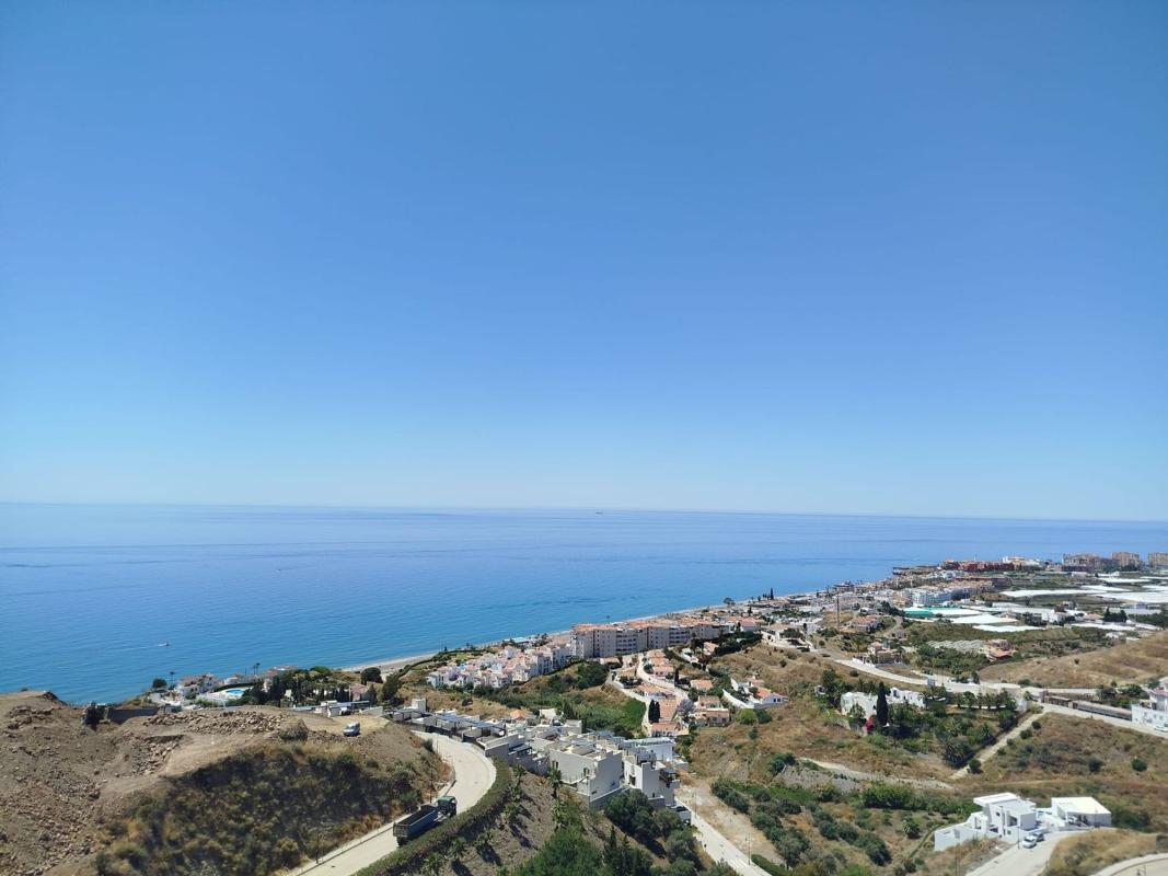 Sale of townhouse in Avenida Peñoncillo, 13 , Torrox photo 1