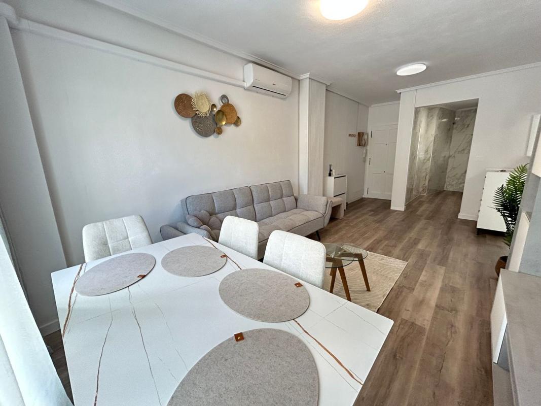 Sale of apartment in Calle Fuensanta, 63, Torrevieja
photo 1