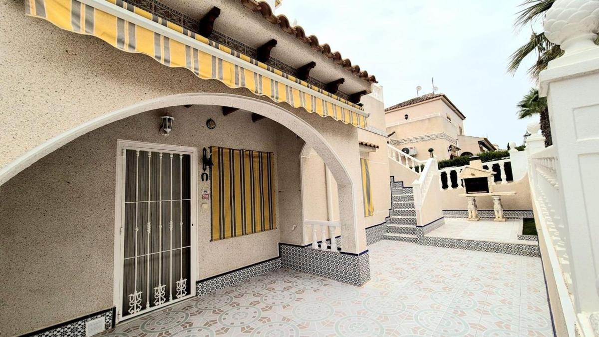 Продажа отдельного шале в  Barrio Los Balcones - Los Altos del Edén, Торревьеха photo 2