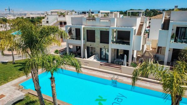 Sale of flat in Calle Pego, 37, Torrevieja
 photo 1