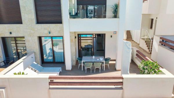 Sale of flat in Calle Pego, 37, Torrevieja
 photo 2