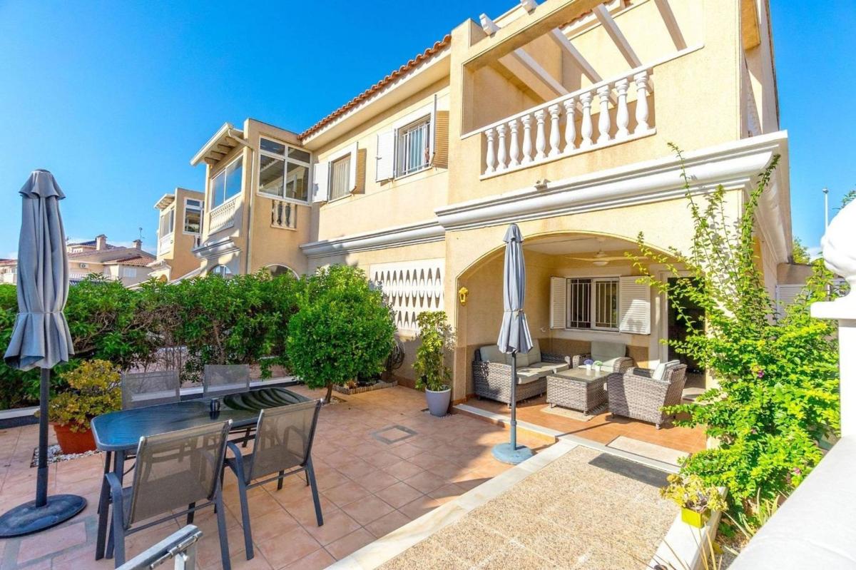 Venta de chalet independiente en Barrio Playa Flamenca, Orihuela
 photo 2