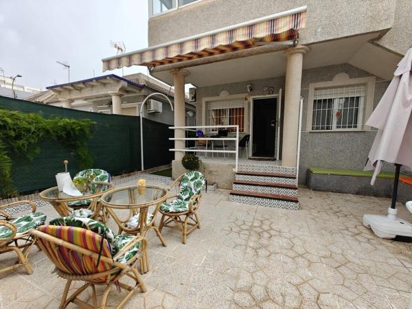 Casa independiente en calle Ravel photo 2