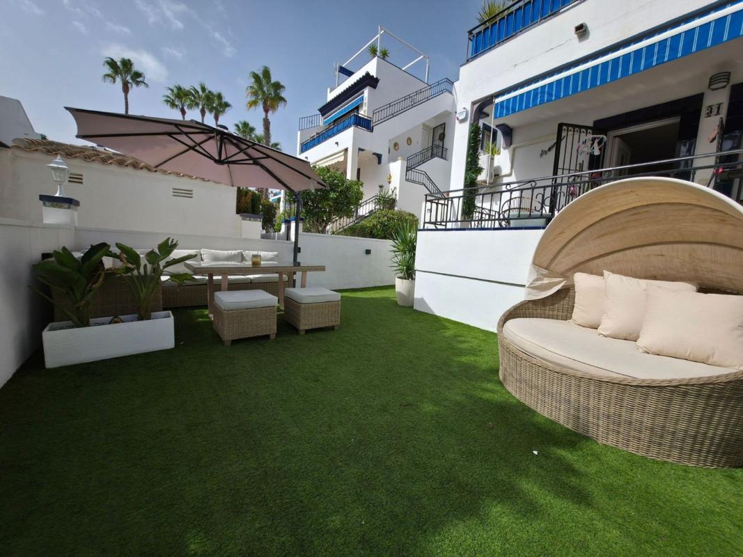 Venta de chalet independiente en Barrio Villamartín, Orihuela
photo 1