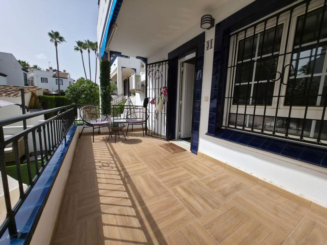 Venta de chalet independiente en Barrio Villamartín, Orihuela
photo 2
