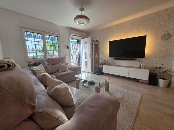 Chalet independiente en venta en Barrio Villamartín, Orihuela
 photo 4