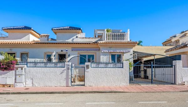 Chalet independiente en venta en Barrio Centro de la Ciudad Quesada, Rojales
 photo 4