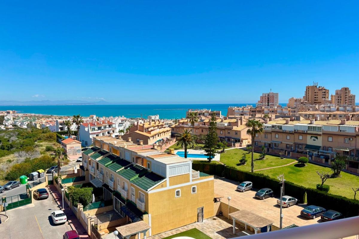 Sprzedaż mieszkania w Calle Helena, Torrevieja
photo 2