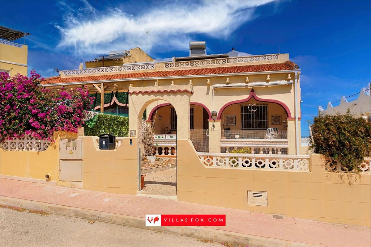 Sale of independent chalet in Avenida de Levante, San Miguel de Salinas
photo 1