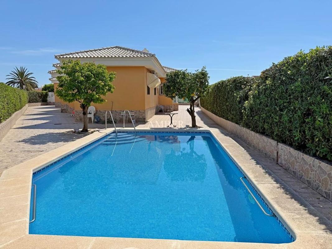 Venta de chalet independiente en Avenida de las Urracas, 42, Torrevieja
photo 2