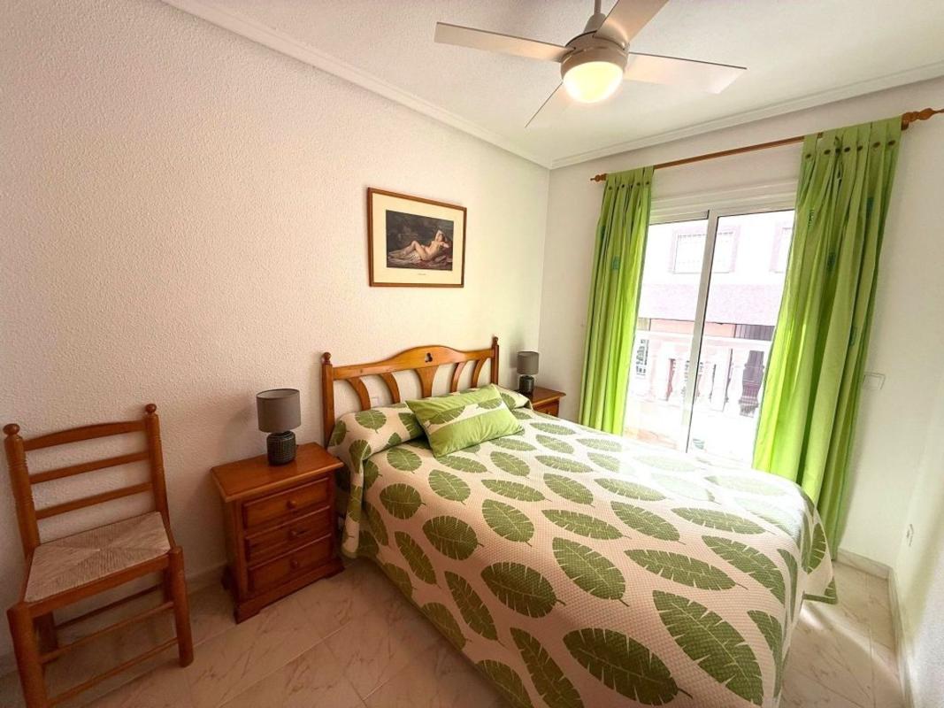 Venta de chalet adosado en  Calle Estocolmo s/n , Torrevieja photo 3