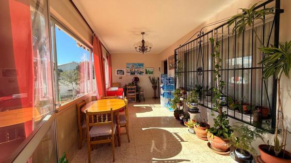 Частный шале на продаже в  Calle Matisse, Ла Нусия photo 2